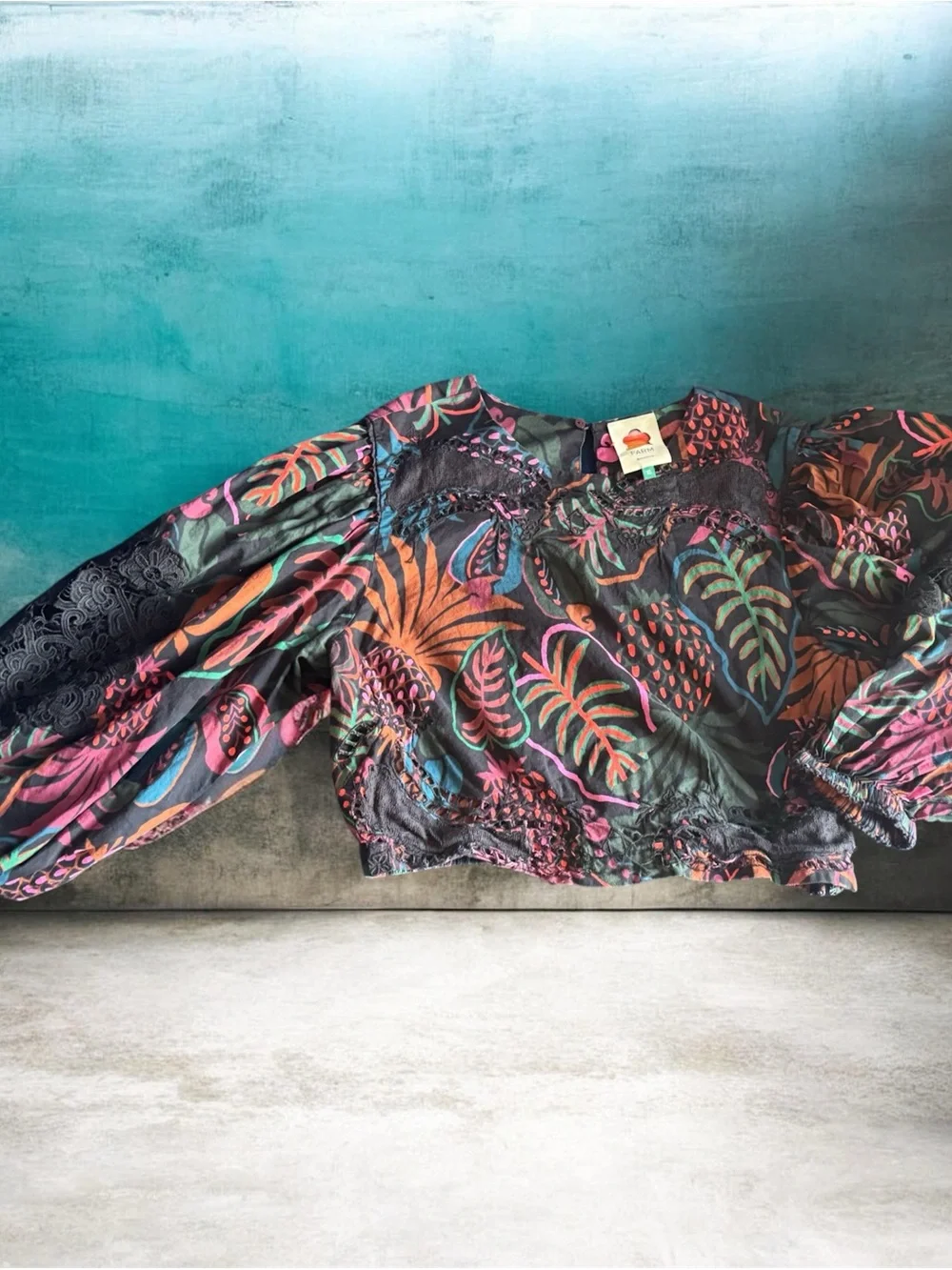 FARM Rio Black Tropical-Print Puff-Sleeve Blouse